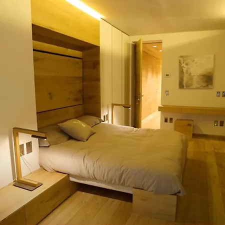 Faloria Three Bedroom Lejlighed *